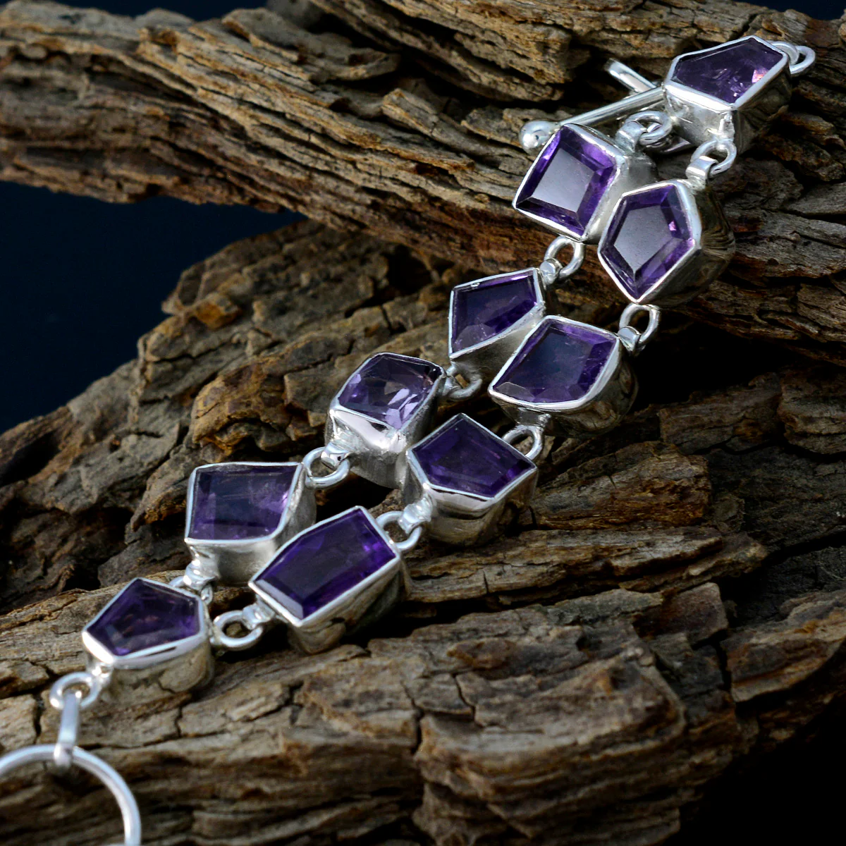 Amethyst Beginning of Oktoberfest Minimal Purple Silver Links Bracelet - Image 3