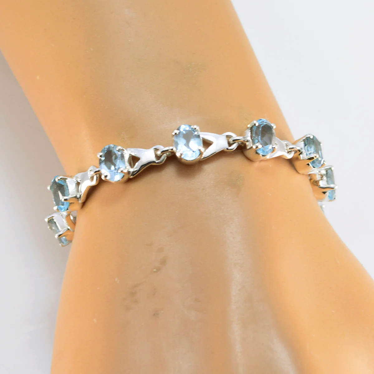 Blue Topaz Easter Featherlight Blue Sterling Silver Links Bracelet - Image 4