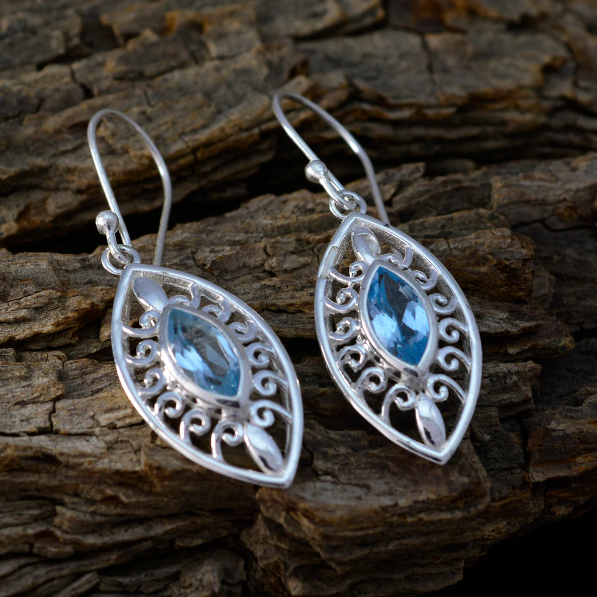 Blue topaz Moroccan Hazel Solitaire Dangle Blue Sterling Silver Earring - Image 3