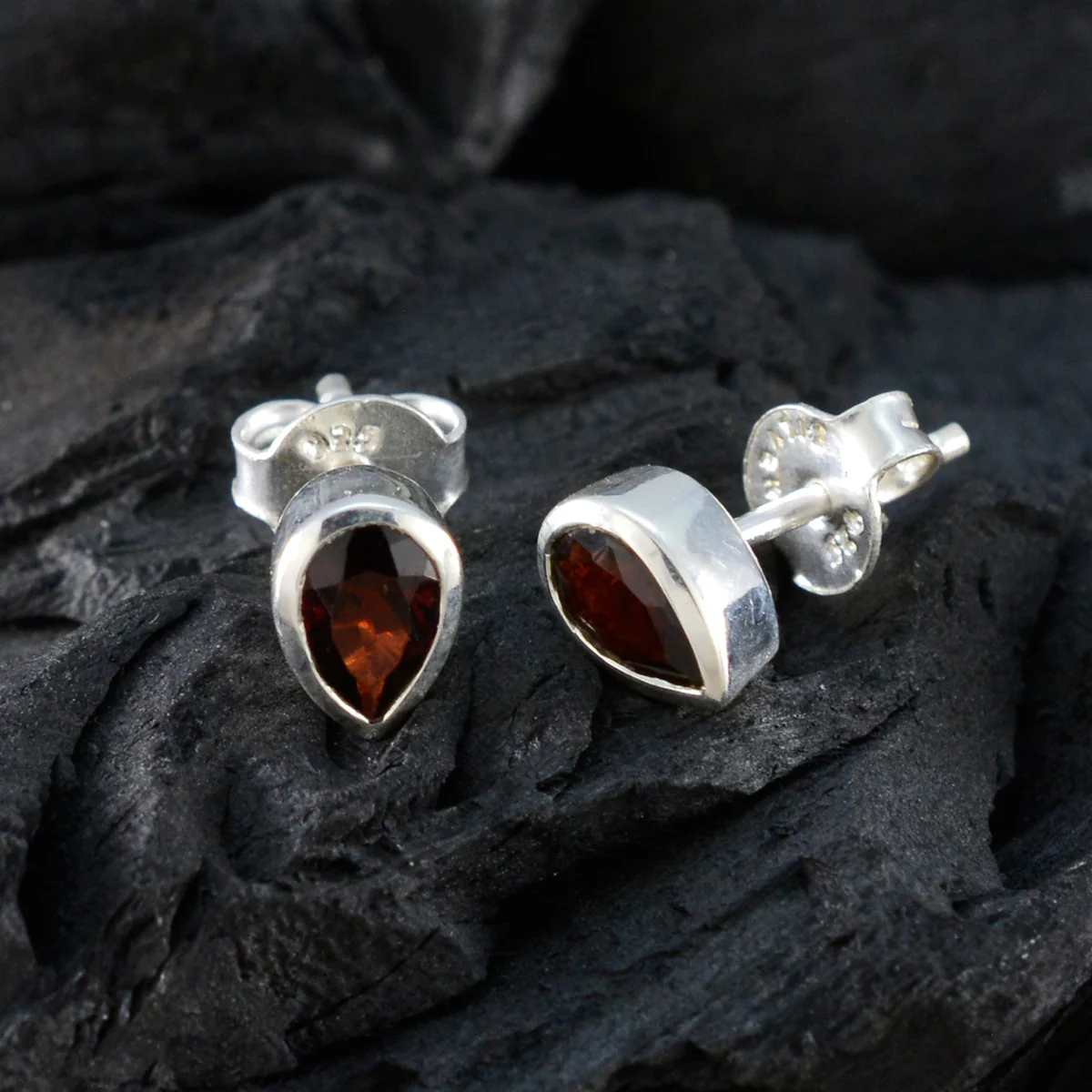 Garnet Korean Camila Solitaire Stud Red Silver Earring - Image 4