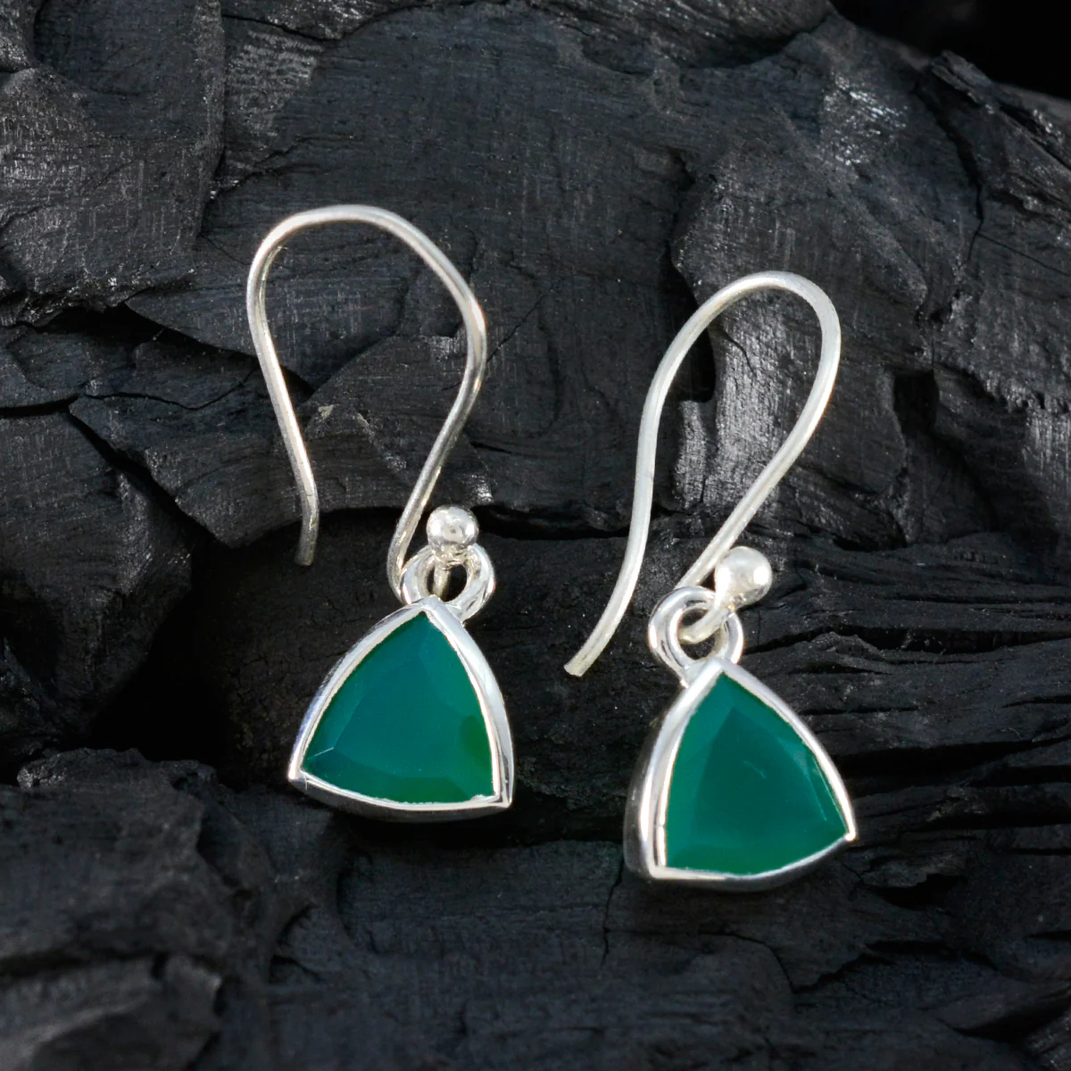 Green Onyx Egyptian Aurora Solitaire Dangle Green Sterling Silver Earring - Image 3