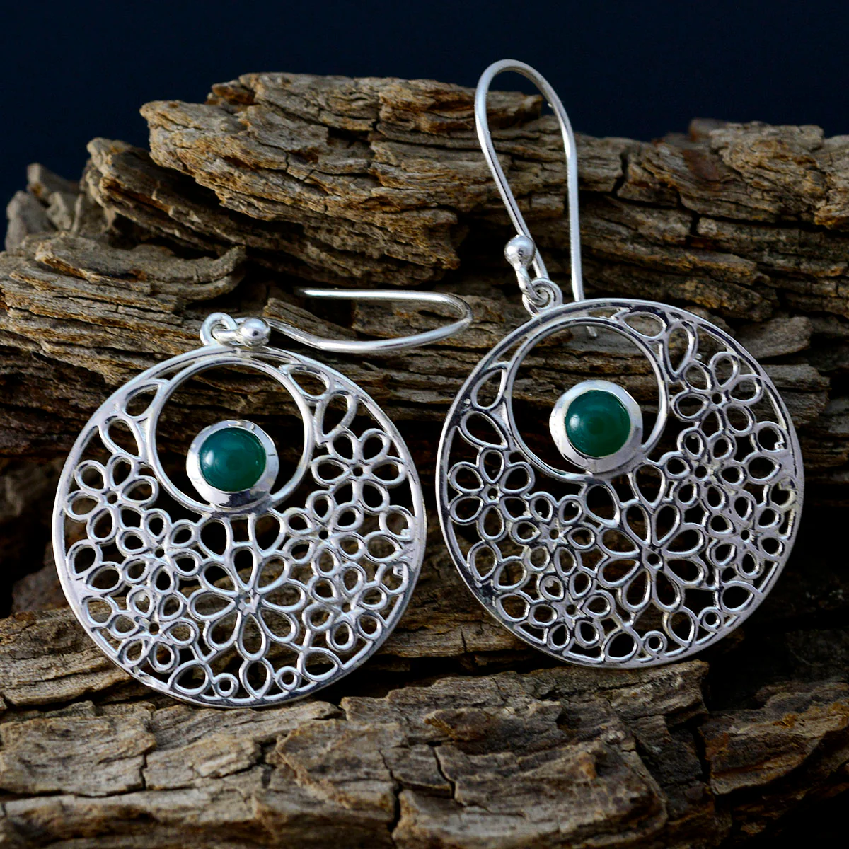 Green Onyx Egyptian Constanza Solitaire Dangle Green Silver Earring - Image 3